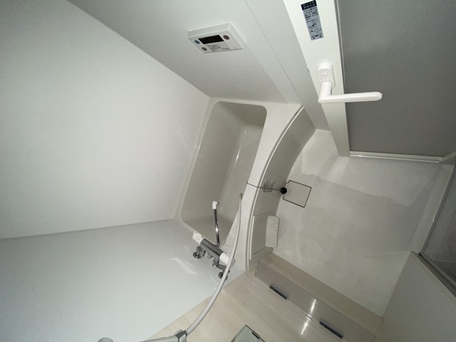 バス・シャワールーム　洗い場も広めのバスルーム。