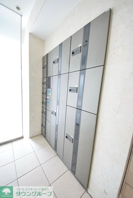 その他設備　便利な宅配ボックス付きです