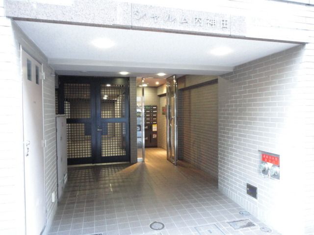 エントランス　ゆとりのあるエントランスです