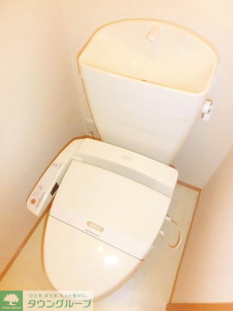 トイレ　ウォシュレット付いてます