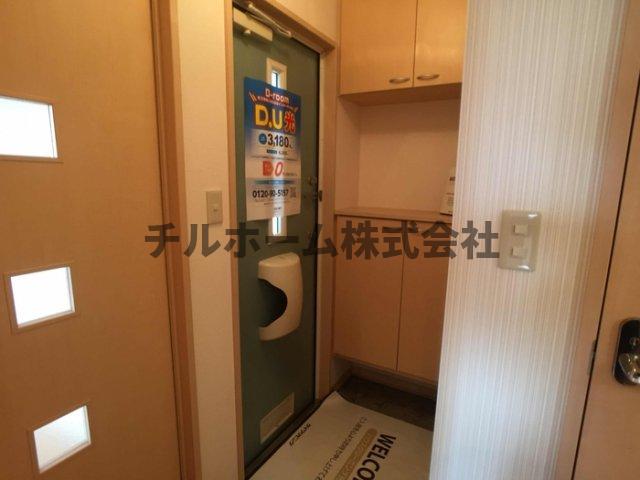 玄関　当社、チルホームのHPもご覧ください(^^)/物件情報多数♪