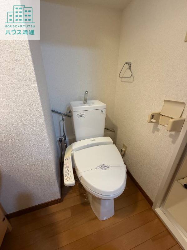 トイレ　※別号室の写真です