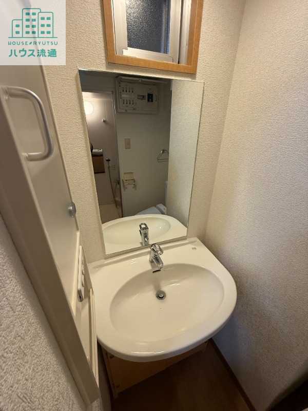 洗面設備　※別号室の写真です