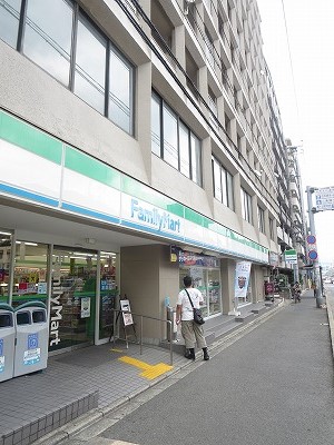コンビニ　ファミリーマート 丸太町猪熊店（コンビニ）まで450m