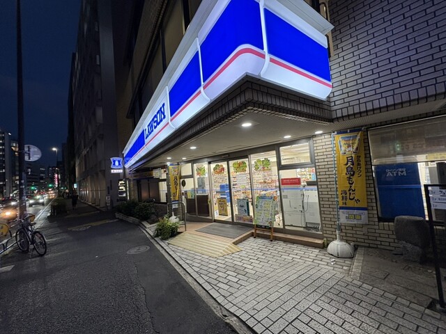 コンビニ　ローソン北参道駅前店（コンビニ）まで247m