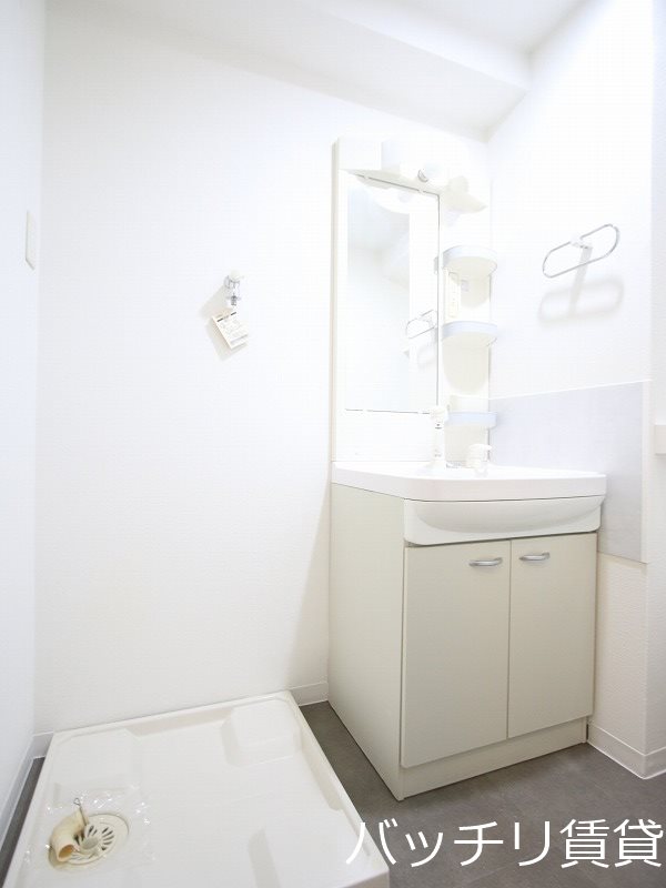 洗面設備　同型タイプの為、現状を優先いたします。