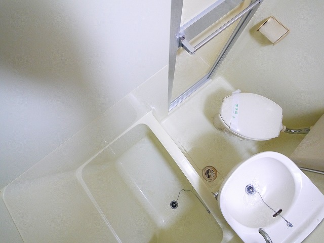 バス・シャワールーム　落ち着いた空間のお風呂です