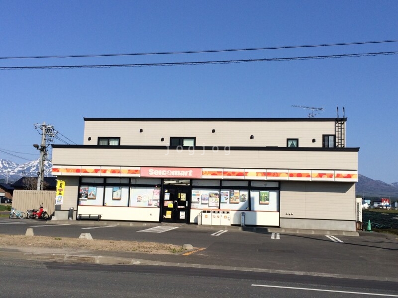 コンビニ　セイコーマート上富良野店（コンビニ）まで663m