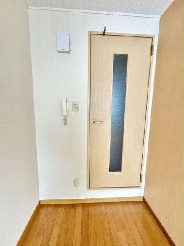 その他設備　居室ドア、インターホン　※部屋により異なる場合がございます