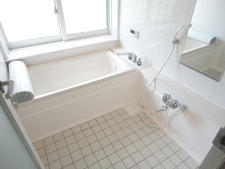 バス・シャワールーム　★ゆりが丘貸家・４LDK・133.73平米・駐車場２台可★