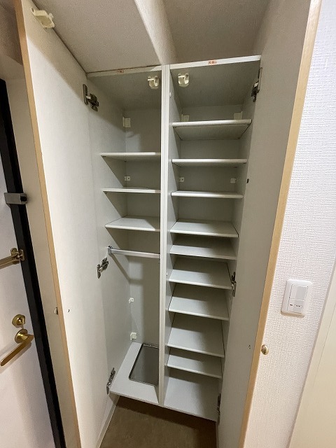 玄関　同物件別号室