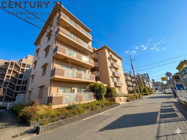 建物外観　コインパーキング近隣にあり
