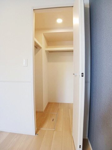 収納　ウォークインクローゼットなので収納豊富です☆