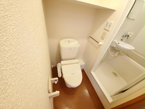トイレ　温水洗浄便座で安心♪