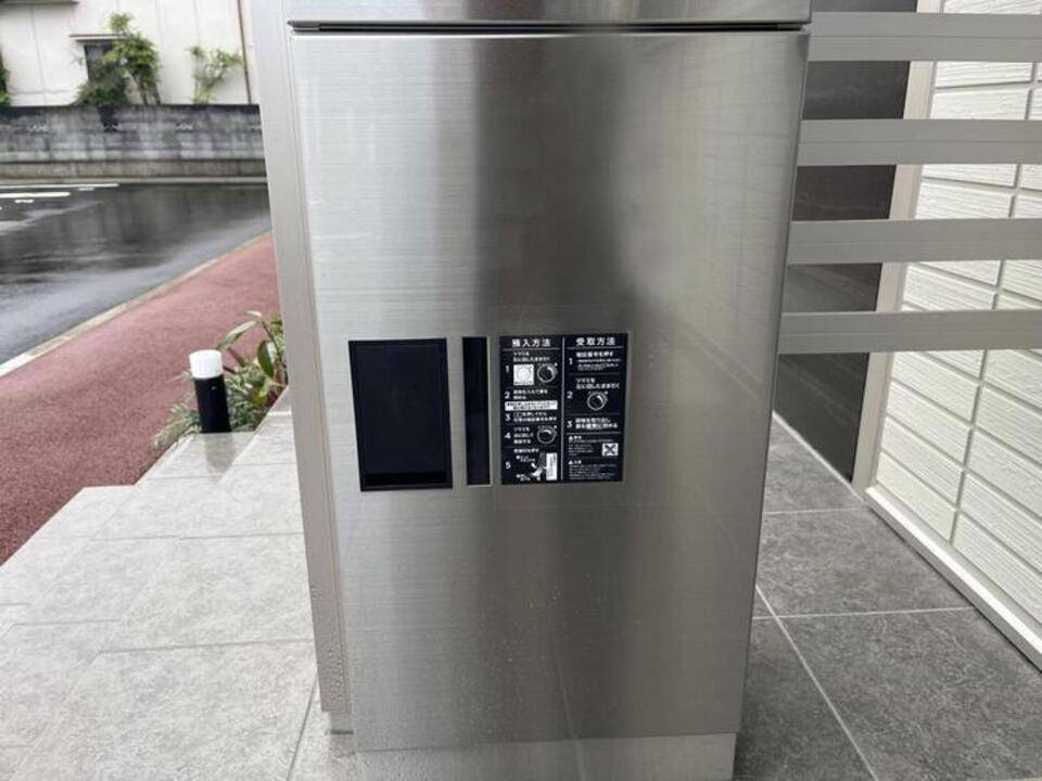 エントランス　宅配ボックス