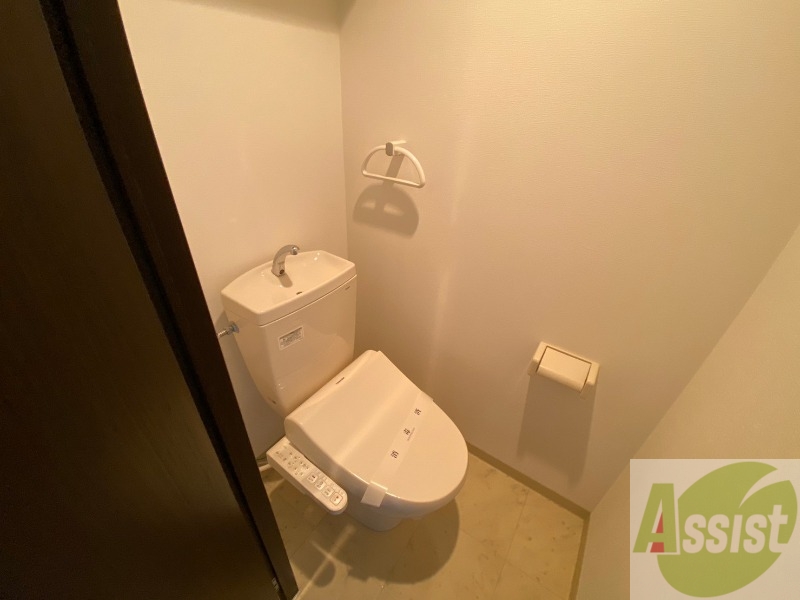 トイレ　こちらはトイレです。清潔感があり、安心して使用できます。