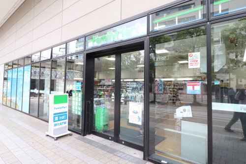 コンビニ　ファミリーマート 東京ソラマチ1F店（コンビニ）まで912m