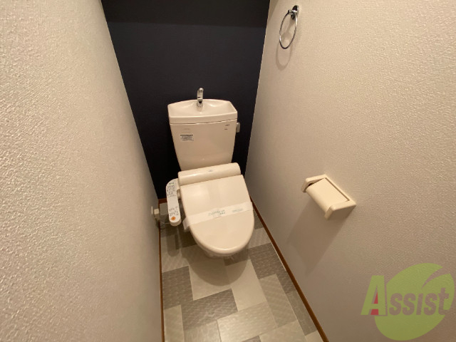 トイレ　ウォシュレット機能がついたトイレです。安心して使用できますね