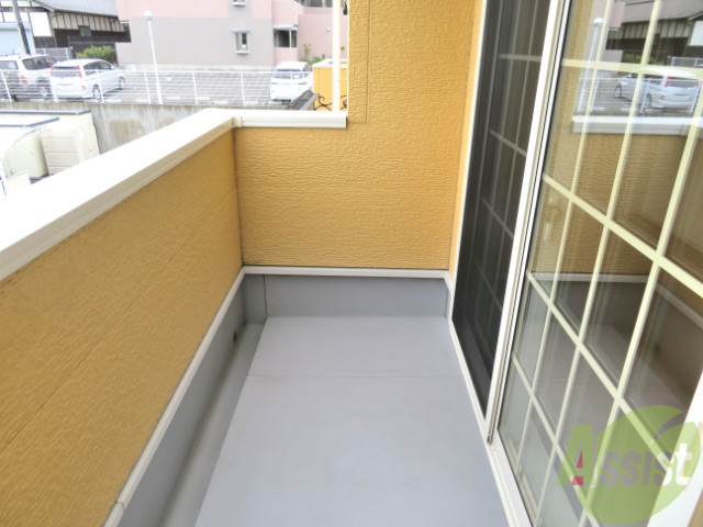 バルコニー　洗濯物がたくさん干せるバルコニーで嬉しいですね。