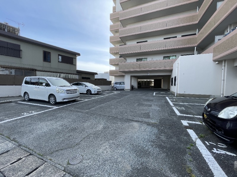 駐車場　駐車場