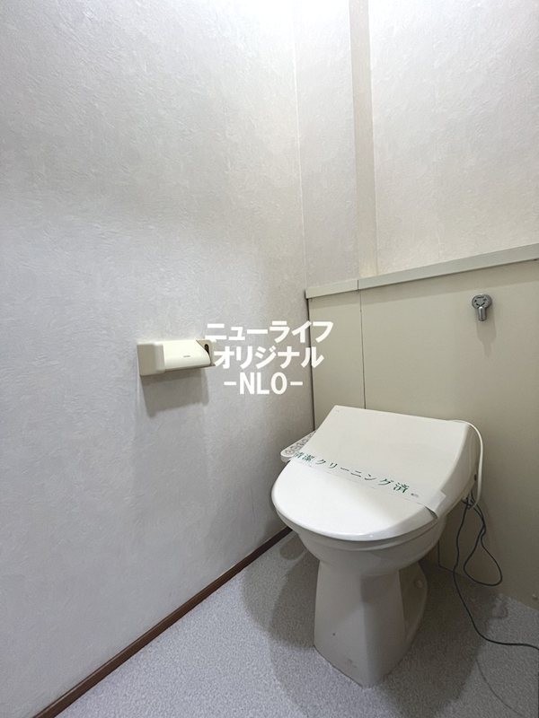トイレ　トイレには快適な温水洗浄便座付