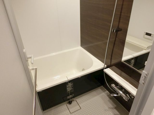 バス・シャワールーム　バスルーム