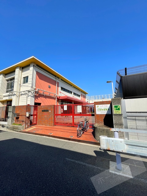 中学校　大阪市立大領中学校（中学校）まで415m