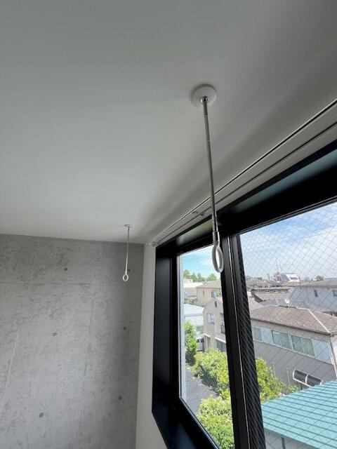 その他設備　室内物干し竿完備