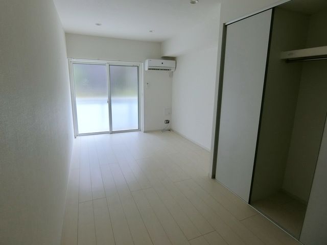 居室・リビング　☆明るいお部屋です。☆