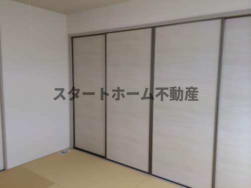 居室・リビング　来客時にも便利な和室付き