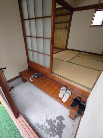 玄関　和室→洋室へリフォーム中