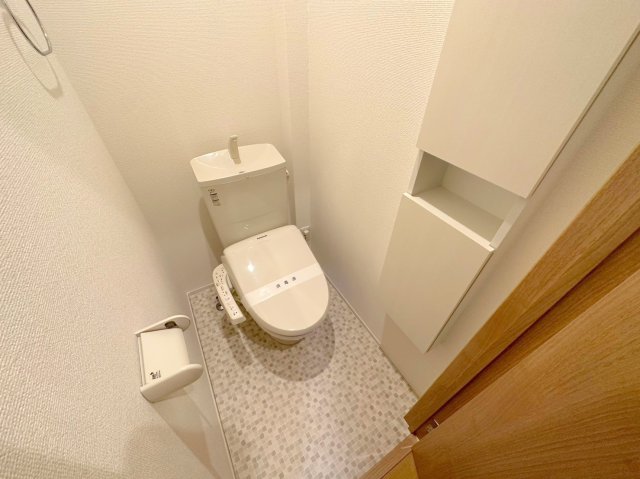 トイレ　綺麗なトイレにはウォシュレット標準装備です。