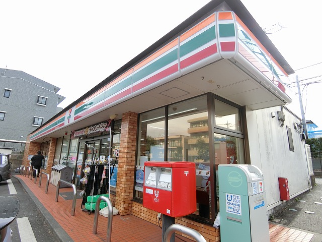 コンビニ　セブンイレブン 横浜牛久保東１丁目店（コンビニ）まで107m