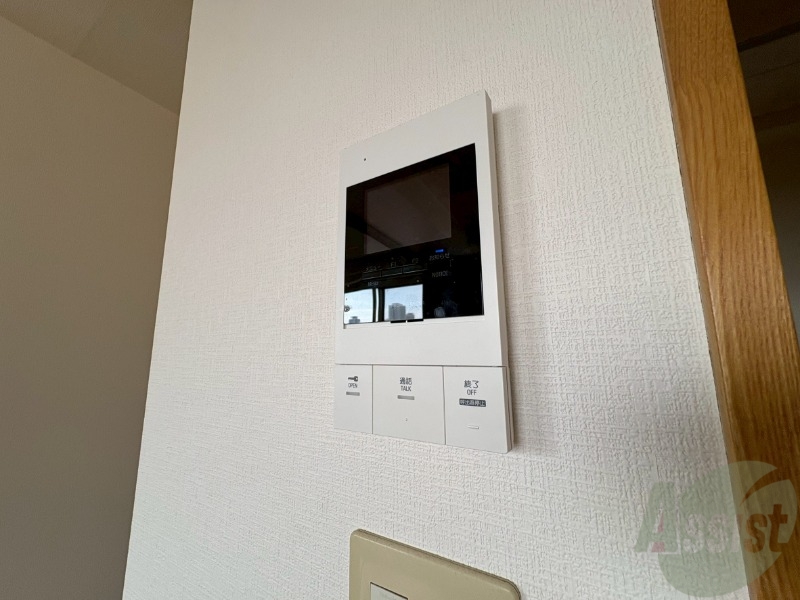 セキュリティ　ＴＶモニター付インターホンです。来客者の顔が見えるので安心！