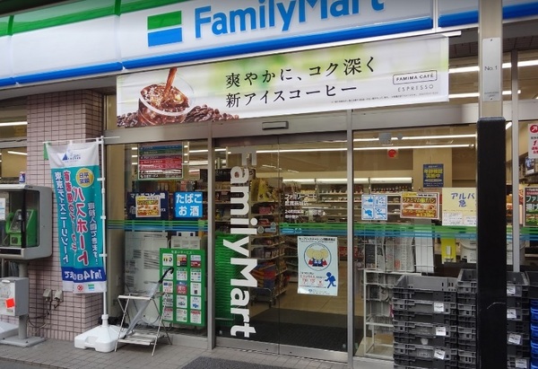 コンビニ　ファミリーマート武蔵新城店（コンビニ）まで124m