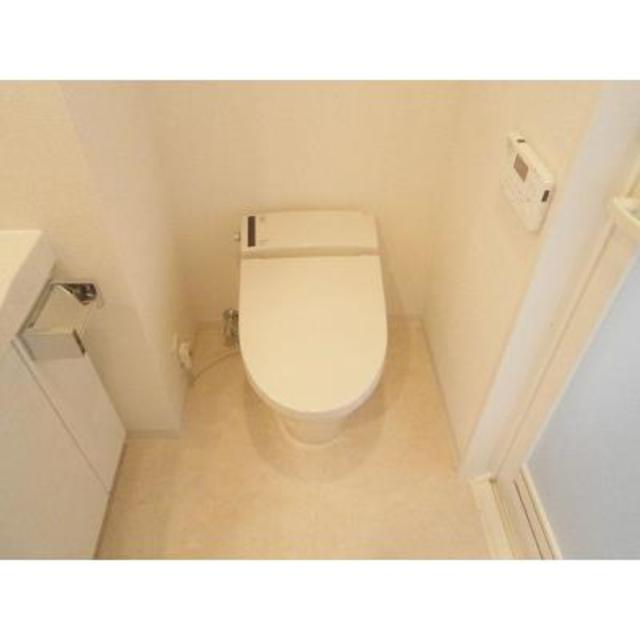 トイレ　※写真は同タイプ住戸です。