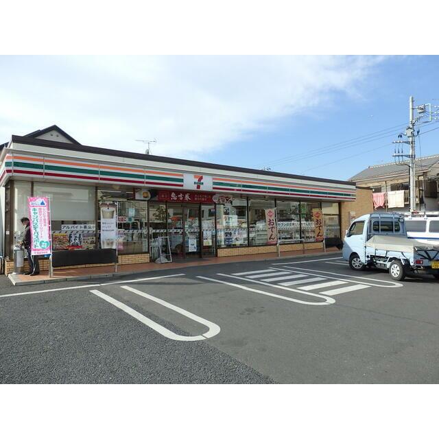 コンビニ　セブンイレブン足立辰沼東店（コンビニ）まで210m