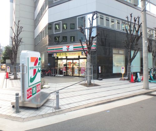 コンビニ　セブンイレブン 大阪淡路町4丁目店（コンビニ）まで254m