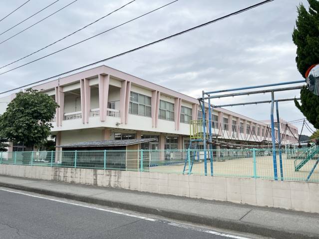 小学校　瀬戸内市立邑久小学校（小学校）まで545m