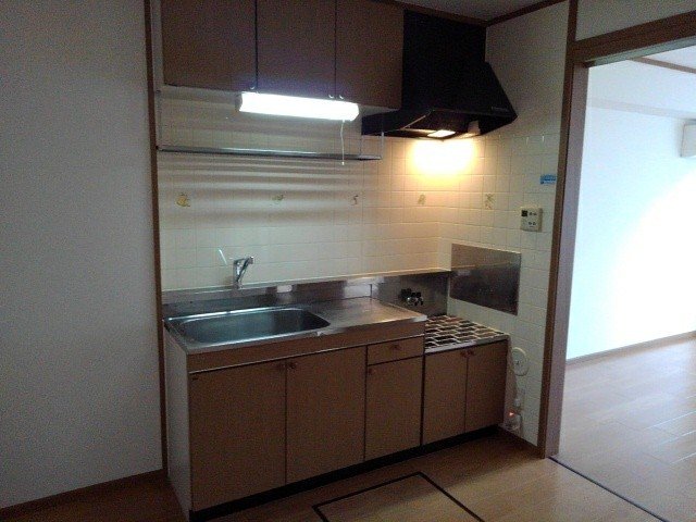 キッチン　コンパクトなキッチンで掃除もラクラク