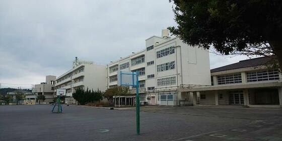 小学校　横浜市立八景小学校（小学校）まで1098m