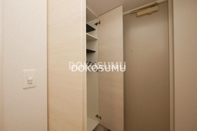 玄関　住まいの顔として相応しい、気品とゆとりのあるエントランス。