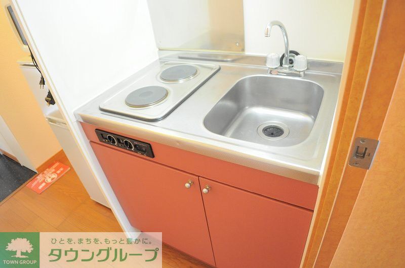 キッチン　仕様・設備は原状と異なる場合有。現状優先