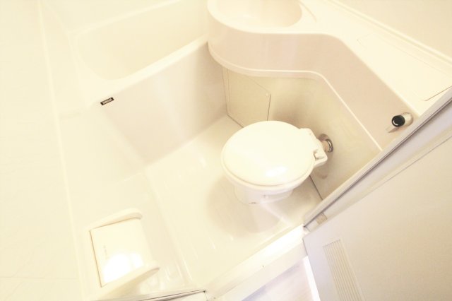 トイレ　参考写真（同物件別部屋）