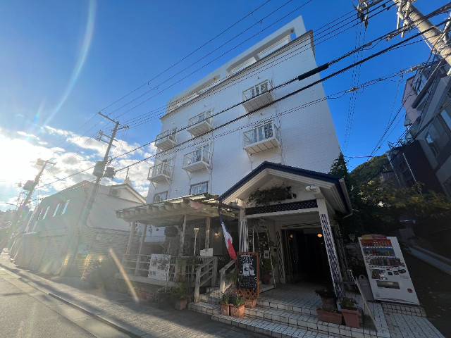 建物外観　北野エリアの中心！異国情緒漂うマンションです♪