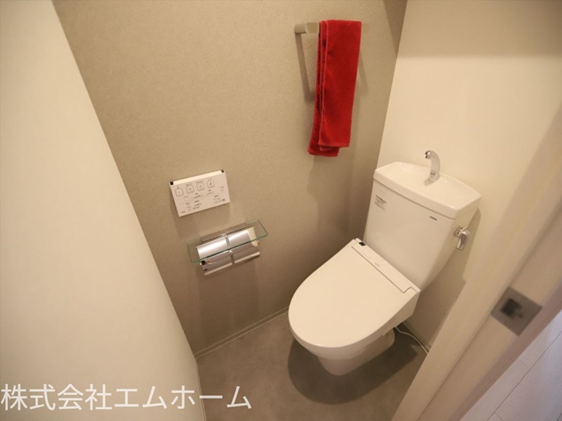 トイレ　温水洗浄便座付トイレ