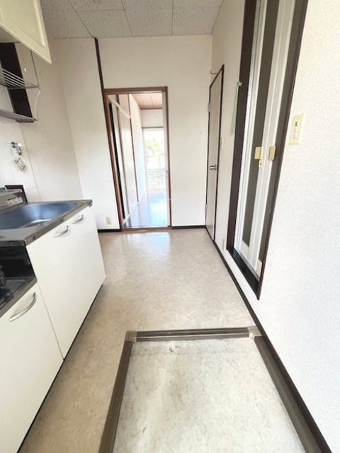 玄関　別部屋参考写真です。