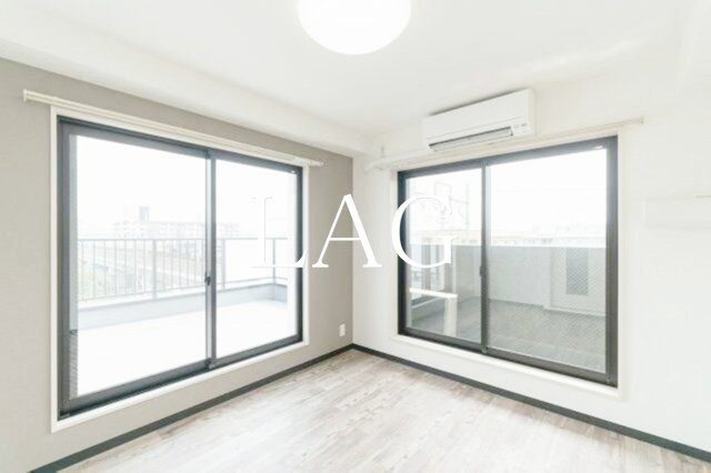 居室・リビング　洋室のお部屋です。