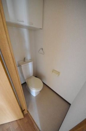 トイレ　ゆったりとした空間のトイレです