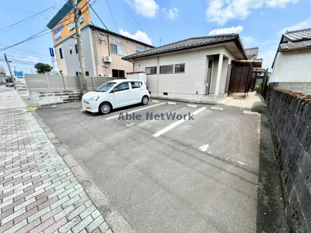 駐車場　駐車場